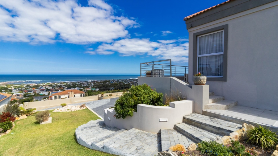 3 Bedroom Property for Sale in Berghof Western Cape